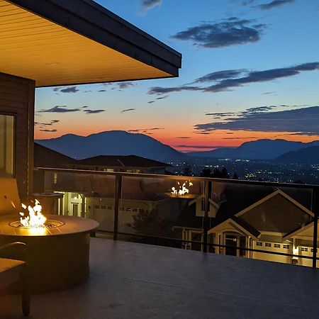 Villa Mountain Retreat With Views, Hot Tub, Games & Ac à Chilliwack Extérieur photo