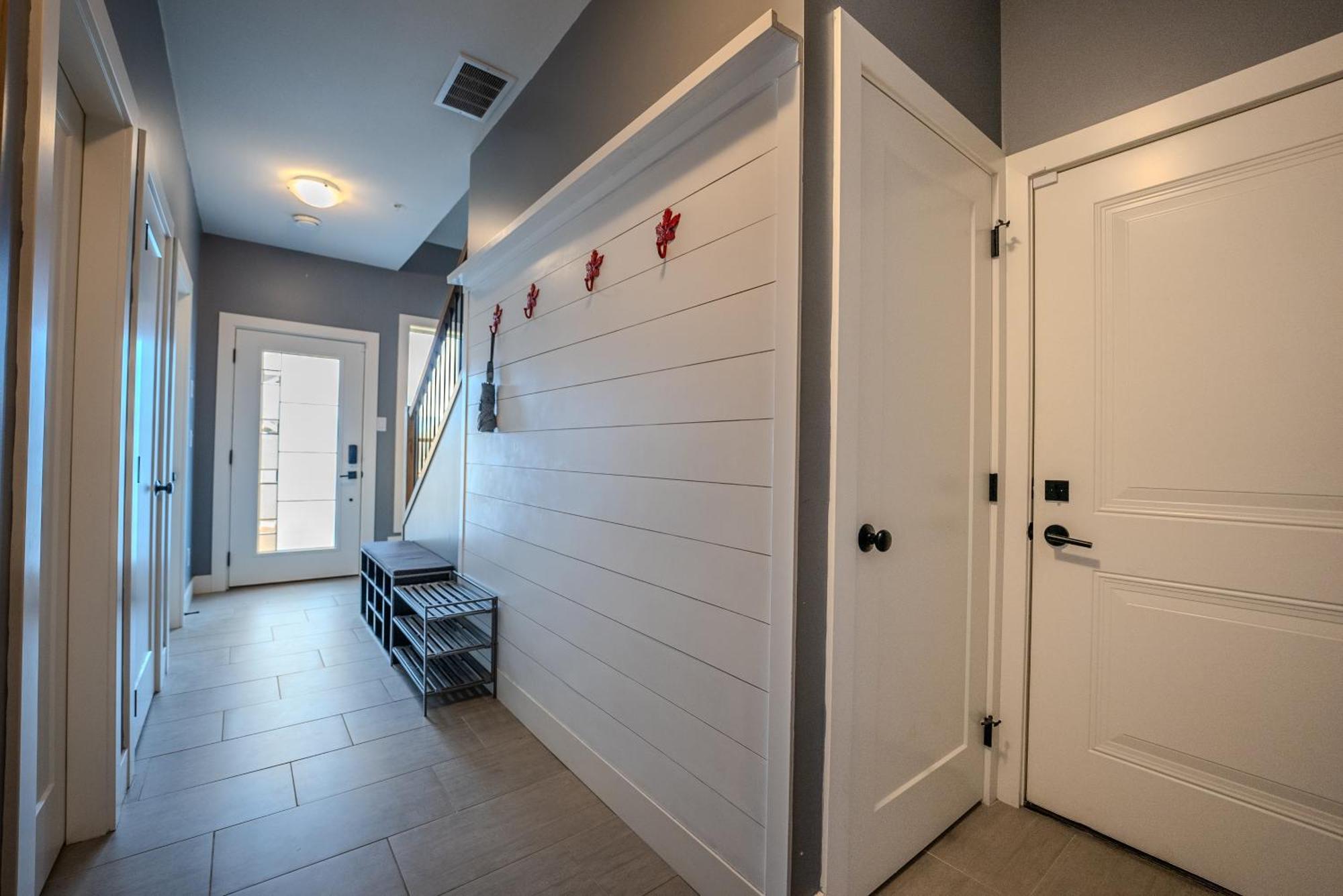 Villa Mountain Retreat With Views, Hot Tub, Games & Ac à Chilliwack Extérieur photo