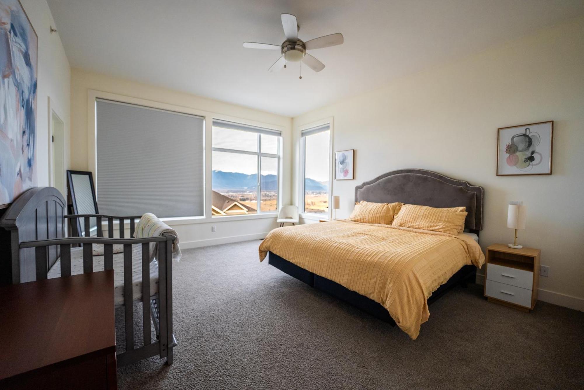 Villa Mountain Retreat With Views, Hot Tub, Games & Ac à Chilliwack Extérieur photo