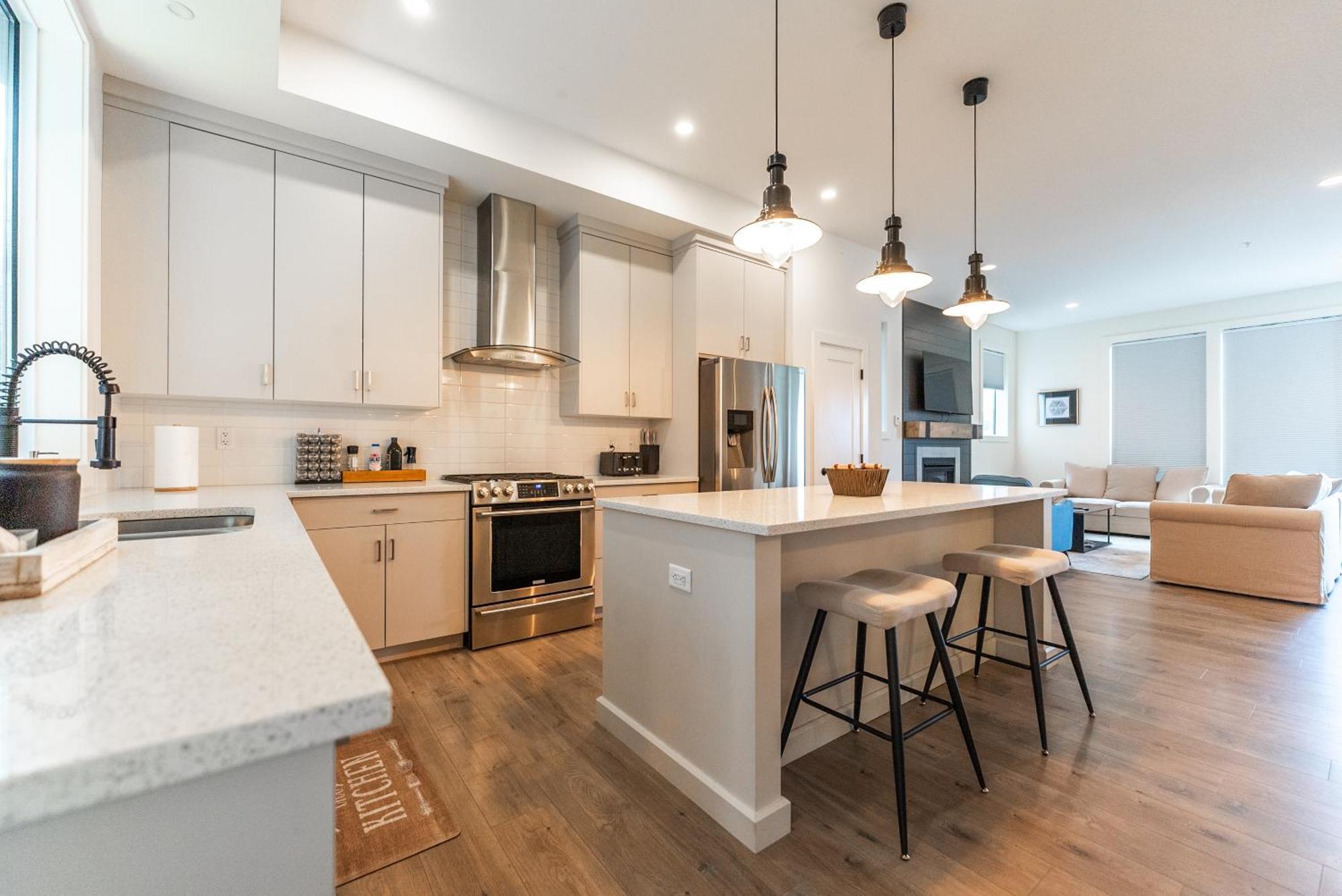 Villa Mountain Retreat With Views, Hot Tub, Games & Ac à Chilliwack Extérieur photo